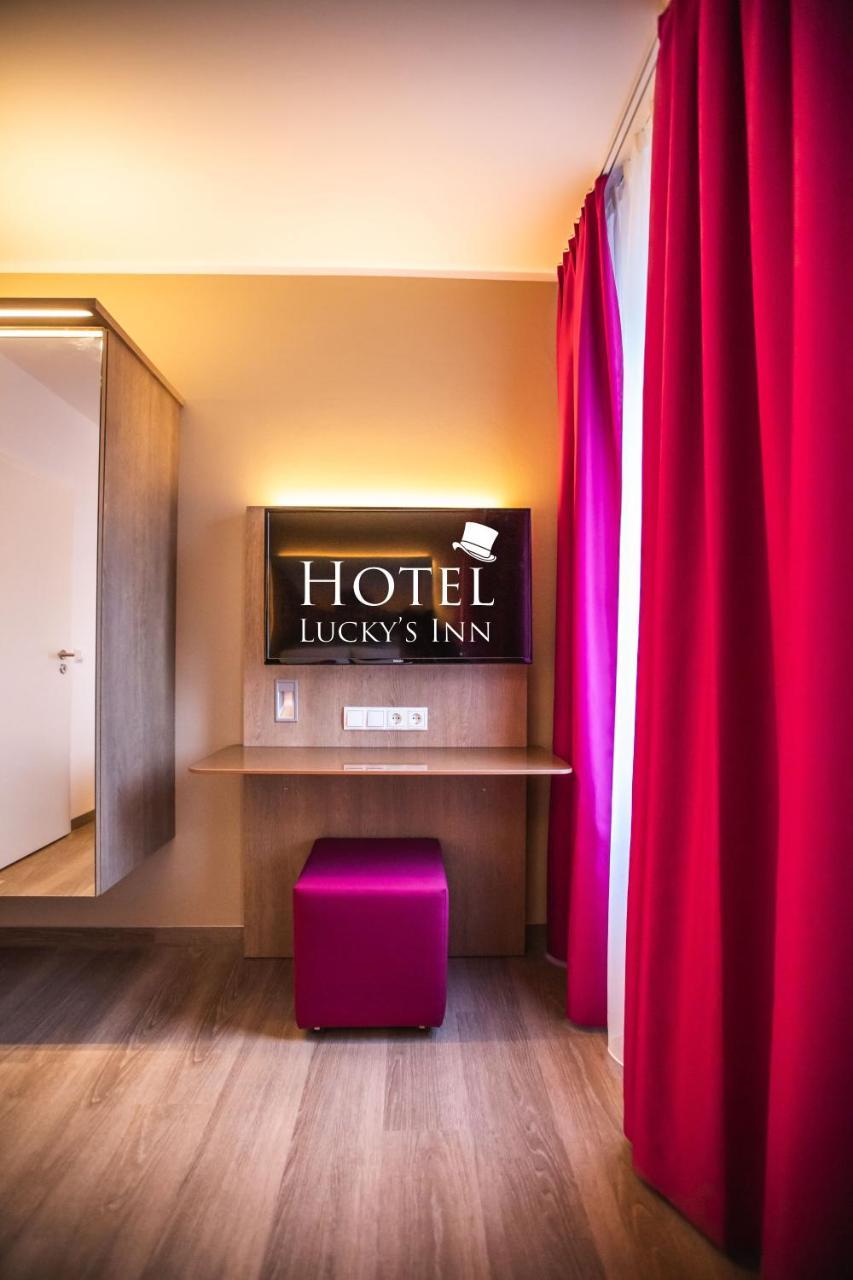 Hotel Luckys Inn 함브루크 외부 사진