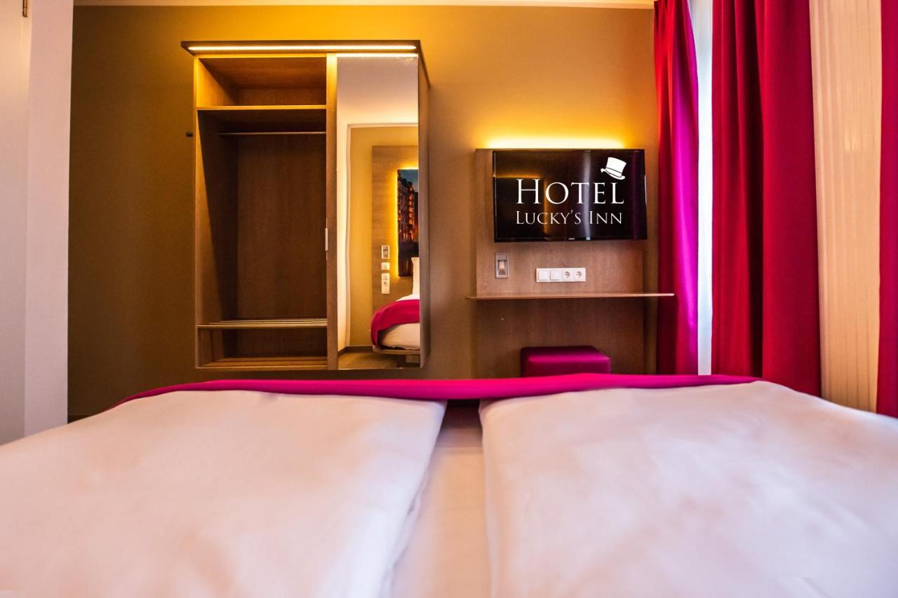 Hotel Luckys Inn 함브루크 외부 사진