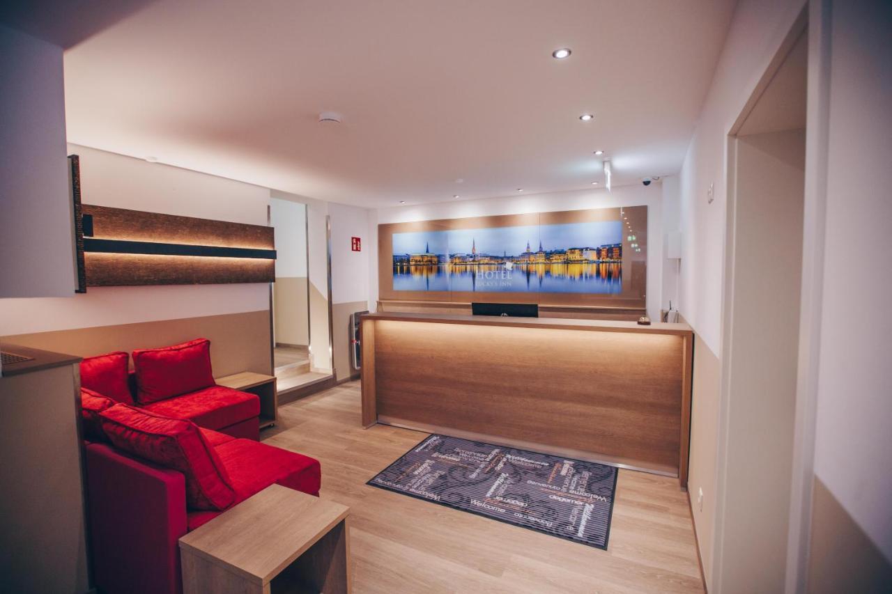 Hotel Luckys Inn 함브루크 외부 사진