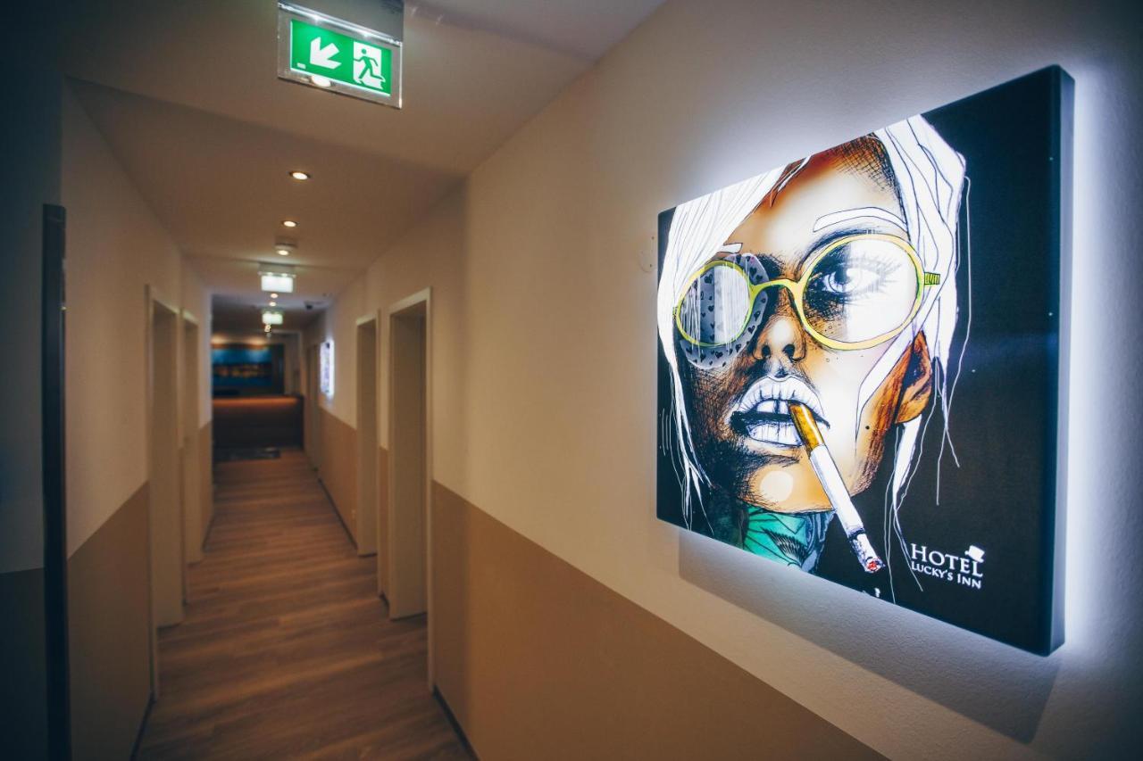 Hotel Luckys Inn 함브루크 외부 사진