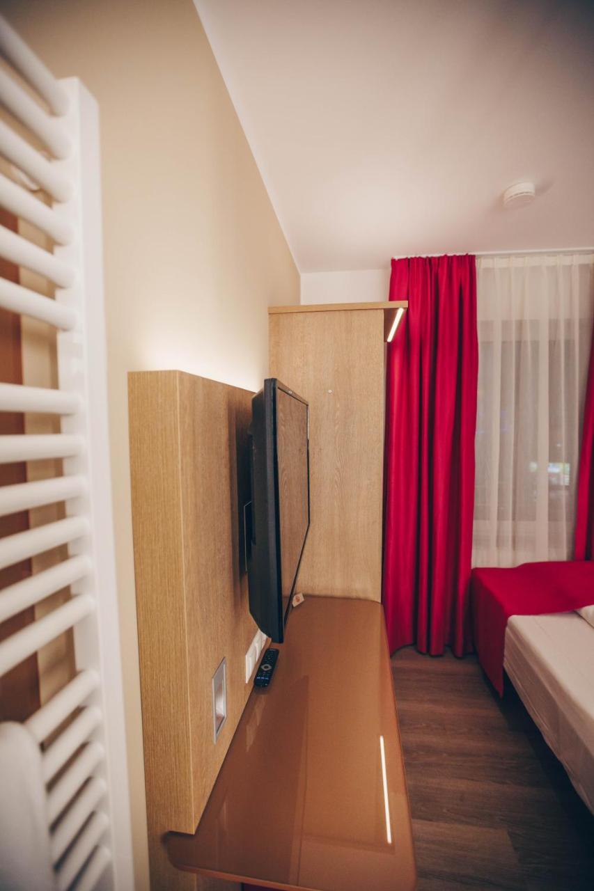 Hotel Luckys Inn 함브루크 외부 사진