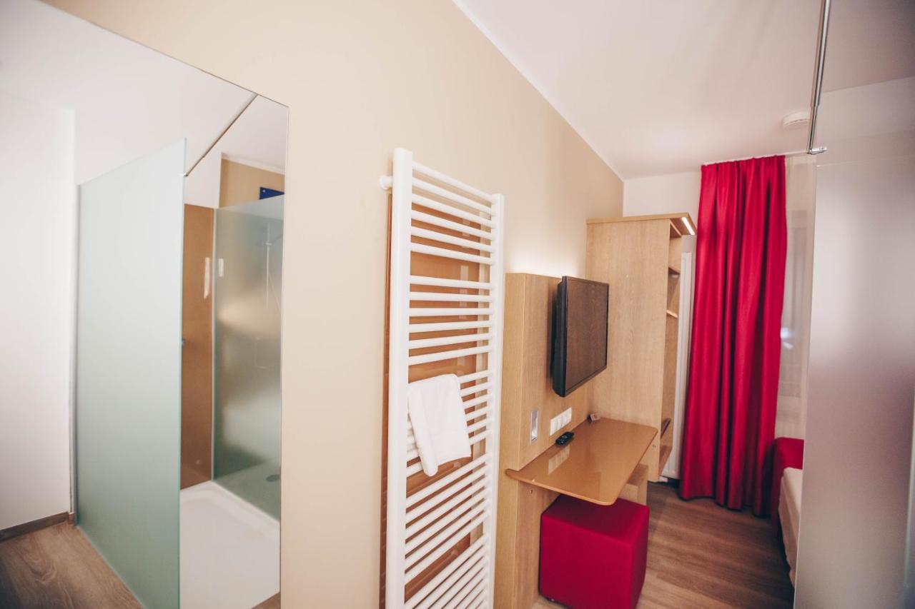 Hotel Luckys Inn 함브루크 외부 사진